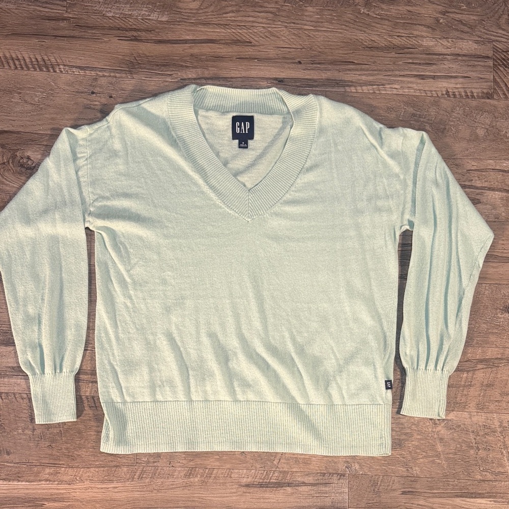 GAP Women's Mint Green V-Neck Sweater - Size S